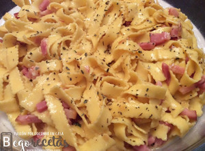 Foto principal de Tallarines con auténtica salsa carbonara (sin nata)