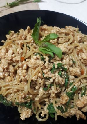 รูปของ สปาเกตตี้กะเพราไก่สับ