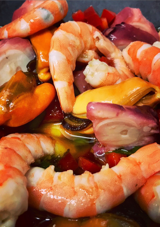 Una foto de Salpicón de marisco 🦐🐙