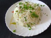 A picture of green garlic leaves