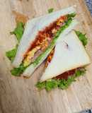 Sandwich trứng và cá ngừ