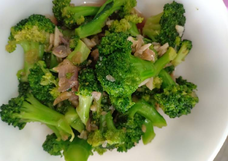 Langkah meracik Tumis brokoli super simple enak #SiapRamadhan Lezat
