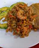 Arroz con coco y camarón