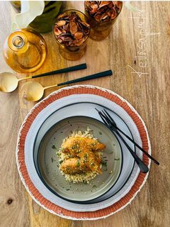 Una foto de Solomillo de pollo a la naranja con pistacho 🍊 🐣