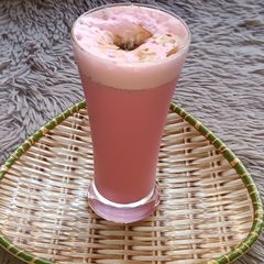 A picture of Rose milkshake.