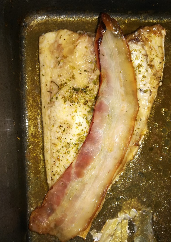 Una foto de Dorada al horno con bacon