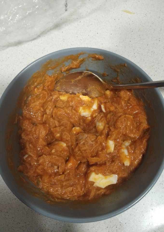 Una foto de Tomate atún y huevo duro