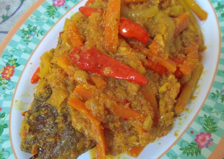Resep Acar Kuning Ikan Mujair yang enak dan Mudah Dibuat
