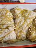 Pechugas de pavo rellenas con yogurt a la cúrcuma