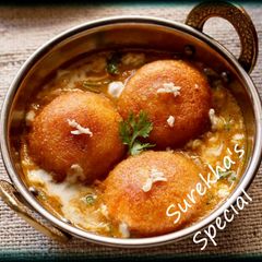 A picture of Cashew Nut Kofta Curry.