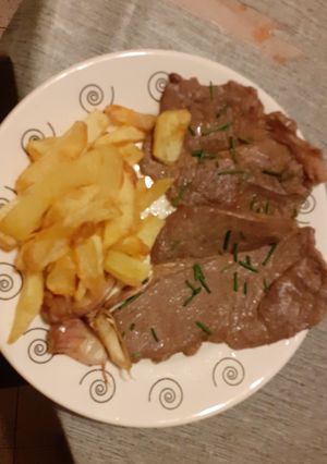 Una foto de Carme de potro con cebolino