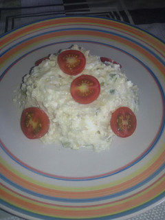 Una foto de Ensalada de pollo y patatas con thermomix