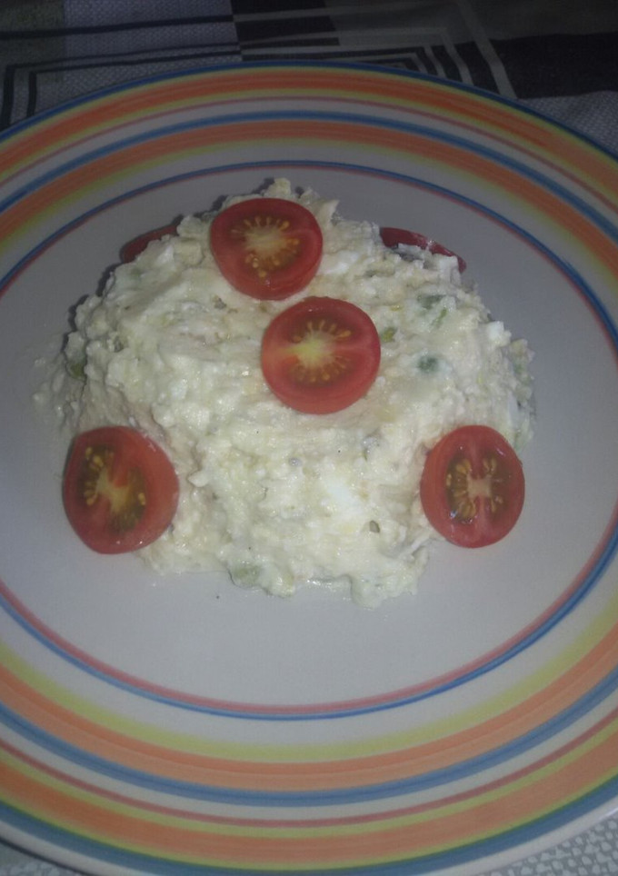 Una foto de Ensalada de pollo y patatas con thermomix