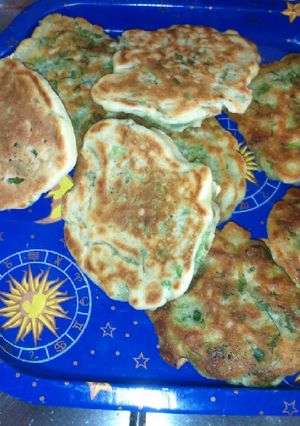 Una foto de Tortillitas o torrejas de lechuga y rúcula