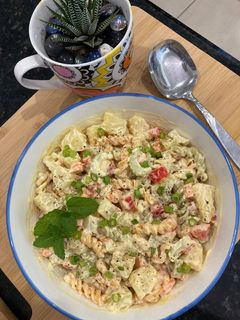 मेयोनेज़ मिक्स आलू, पास्ता सलाद (Mayonnaise mix aloo pasta salad recipe in hindi) रेसिपी मुख्य फोटो