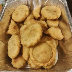 A picture of Gujiya(pidukiya).