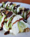 Ensalada de aguacate agridulce con mozzarella