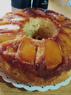 Una foto de Torta invertida de manzana 😋