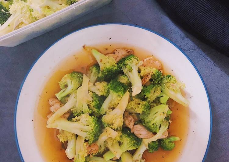Resep Brokoli Ayam Saus Tiram yang Bikin Ngiler