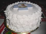 Una foto de cremas para decorar tortas