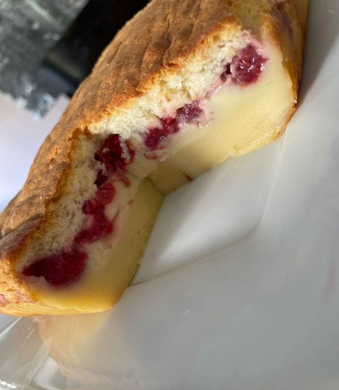Une photo de Gâteau magique aux framboises