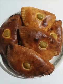 Una foto de Cocas argelinas o empanadas argelinas 🇩🇿