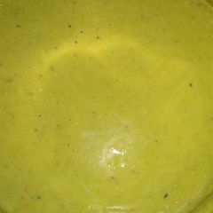 A picture of Green peas soup.