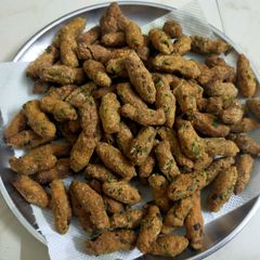 A picture of Methi Muthiya.