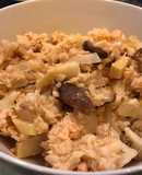 電鍋料理-鮭魚菇菇竹筍洋蔥炊飯
