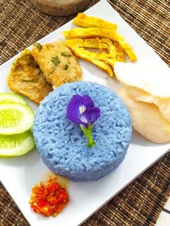 Foto resep Nasi Uduk Bunga Telang Rice cooker