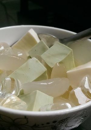 Hình của món Chè khúc bạch hạt đác.
