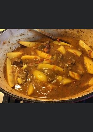 Une photo de Bœuf en cocotte aux pommes de terre cumin et herbes de Provence