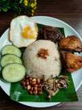 Nasi lemak khas Malaysia