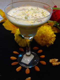 पंजाबी लस्सी (Punjabi Lassi recipe in Hindi) रेसिपी मुख्य फोटो
