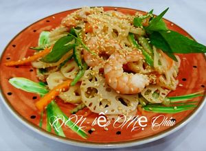 Hình của món Gỏi củ sen trộn tôm.