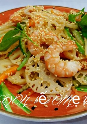 Hình của món Gỏi củ sen trộn tôm.