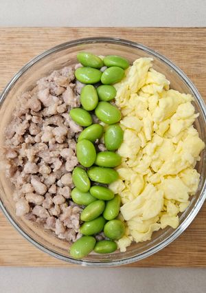 蛋白質滿滿味噌三色丼飯 的食譜成品照片
