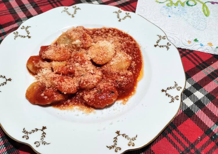 Gnocchi di patate al sugo