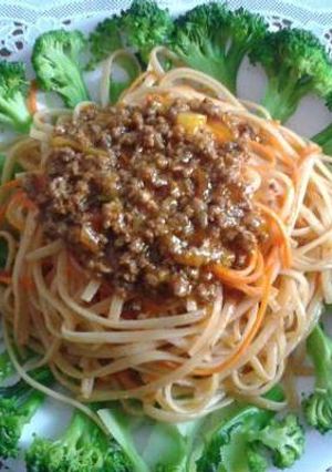 Hình của món Mì spaghetti sốt bò bằm.