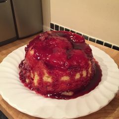 A picture of Upside down jam sponge.