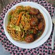 शेजवान नूडल्स विथ मंचूरियन (Schezwan noodles with manchurian recipe in Hindi)