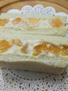 A picture of Mango bread dessert.