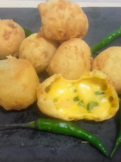 Una foto de Chili cheese bites (Nuggets de queso picantes)