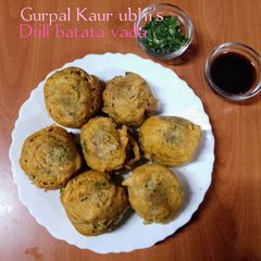 A picture of Dill batata vada.