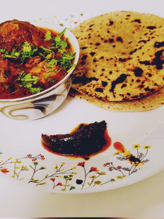 कुकर में बने लौकी के कोफ्ते (Cooker me bane lauki ke kofte recipe in Hindi) रेसिपी मुख्य फोटो