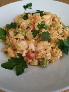 Una foto de Ensaladilla templada de Salmón