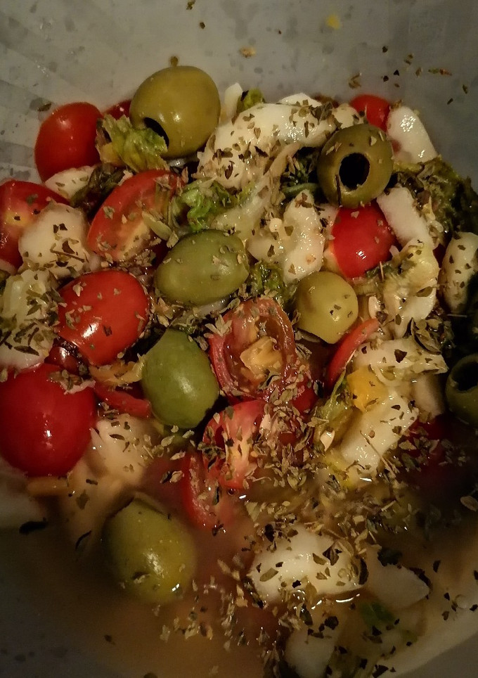 Una foto de Ensalada Mediterránea