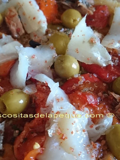 Una foto de Ensalada de quinoa bacalao ahumado y pimientos asados