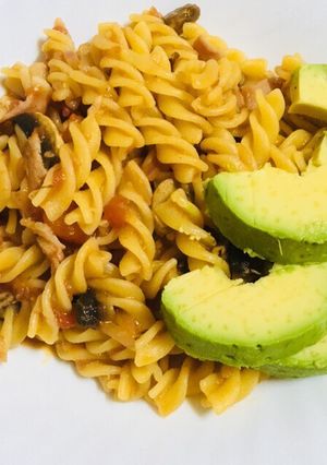 A picture of Easy and tasty tomato pasta.