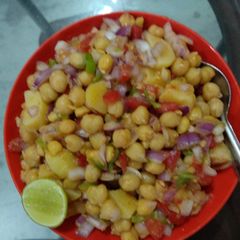 A picture of Chana chat.